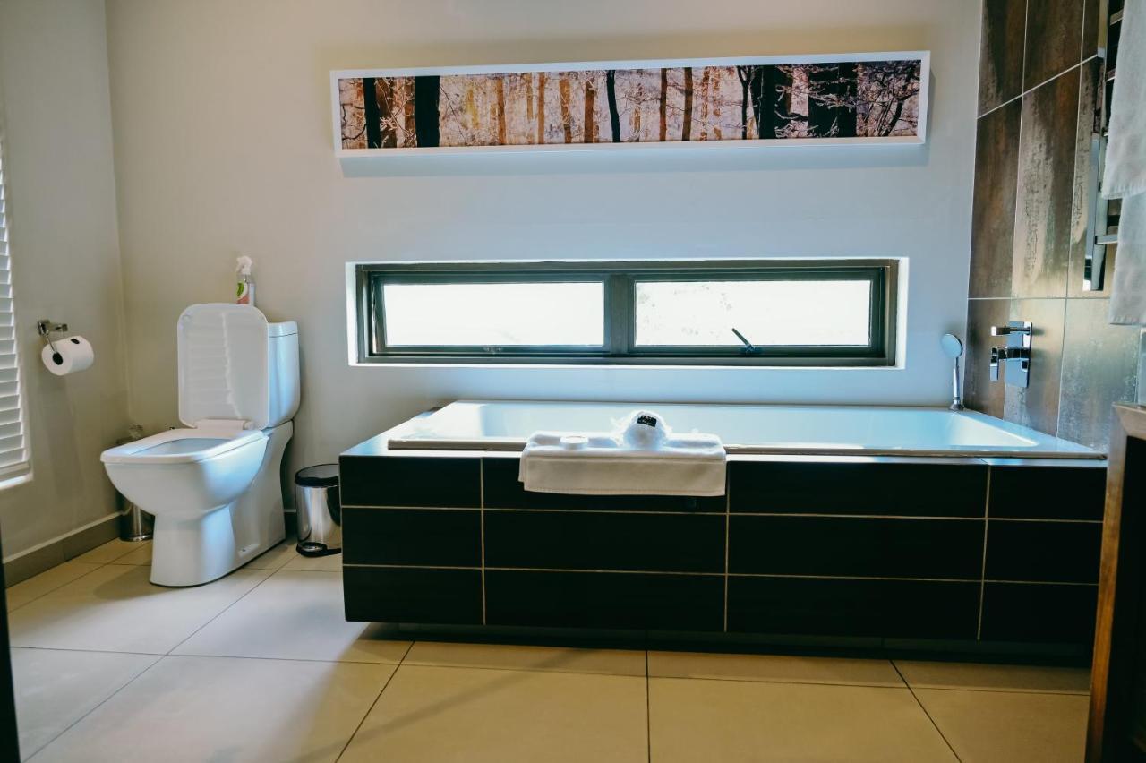 בלומפונטייין Tredenham Boutique Hotel מראה חיצוני תמונה Bathroom