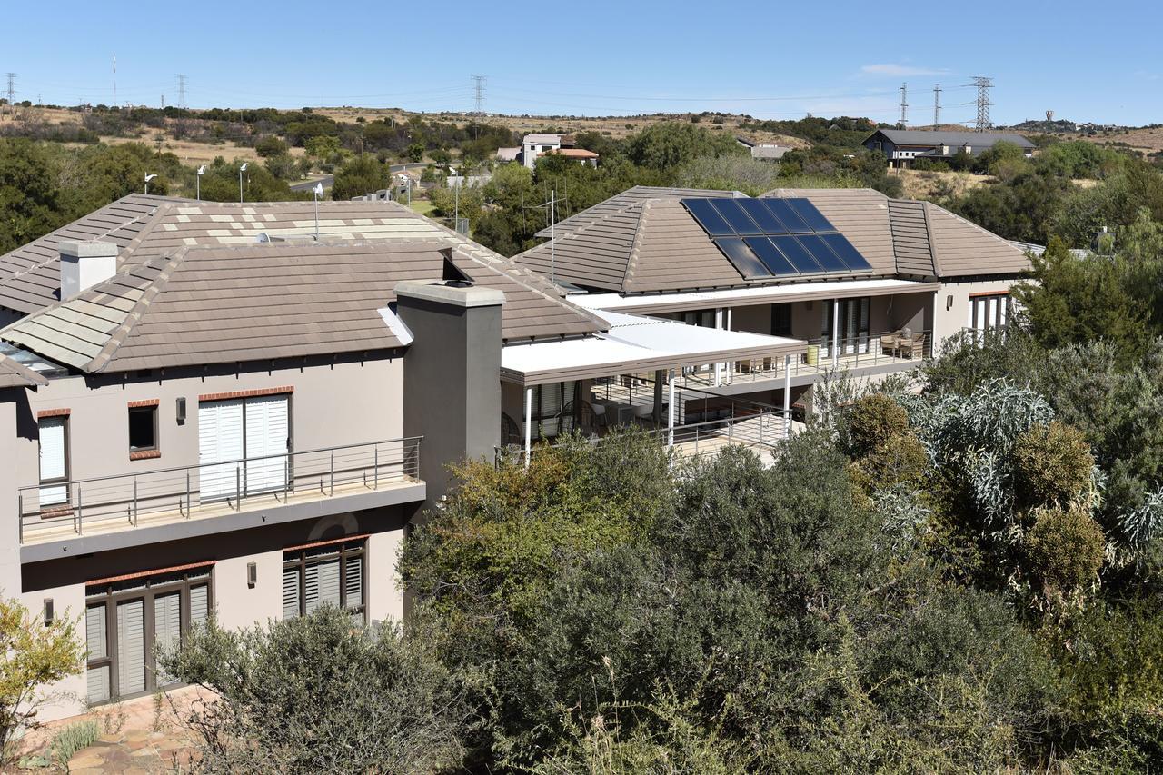 בלומפונטייין Tredenham Boutique Hotel מראה חיצוני תמונה Residential solar panels in Santa Fe, New Mexico