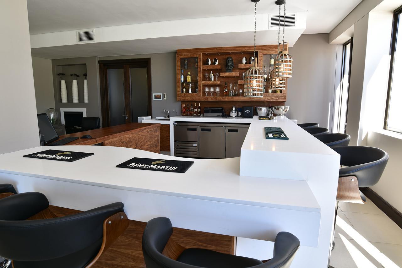 בלומפונטייין Tredenham Boutique Hotel מראה חיצוני תמונה A modern kitchen